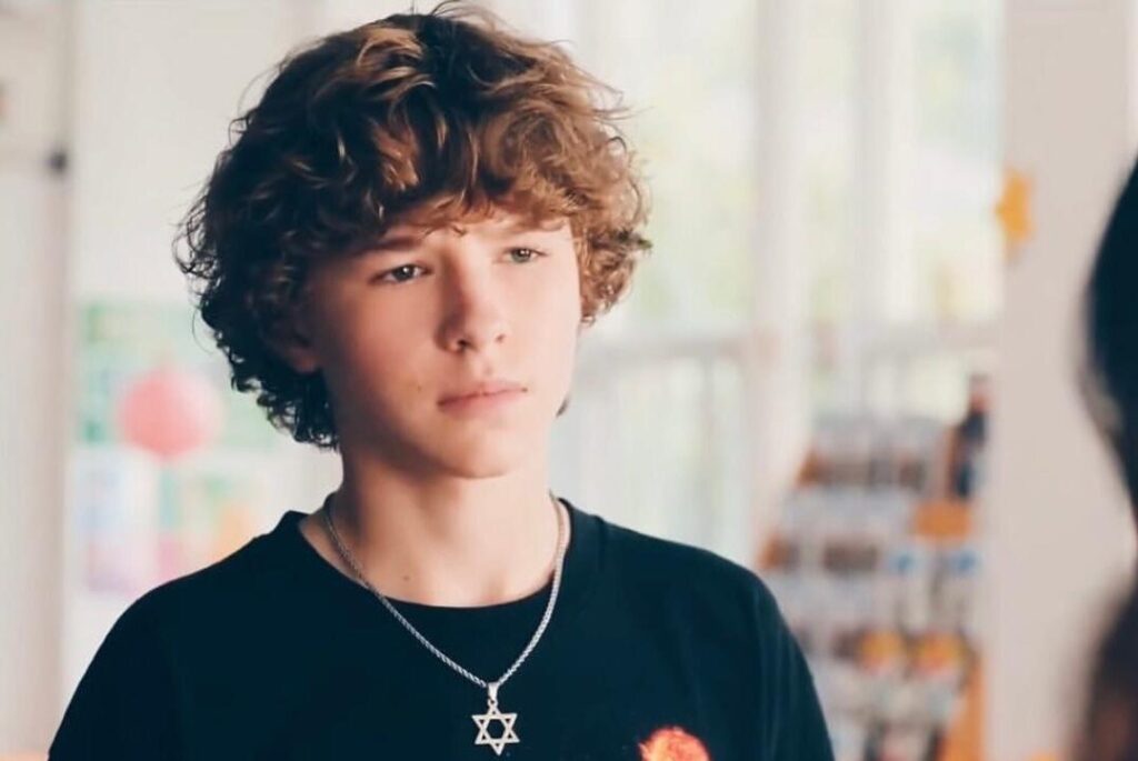 Dylan Hoffman Actor Age, Wiki, Career, Net Worth, Relationship 2024